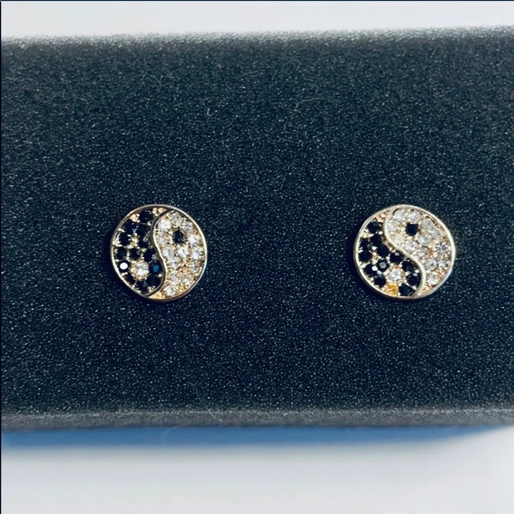 Marilyn Schiff Ying Yang Post Earrings NWT - Picture 4 of 6
